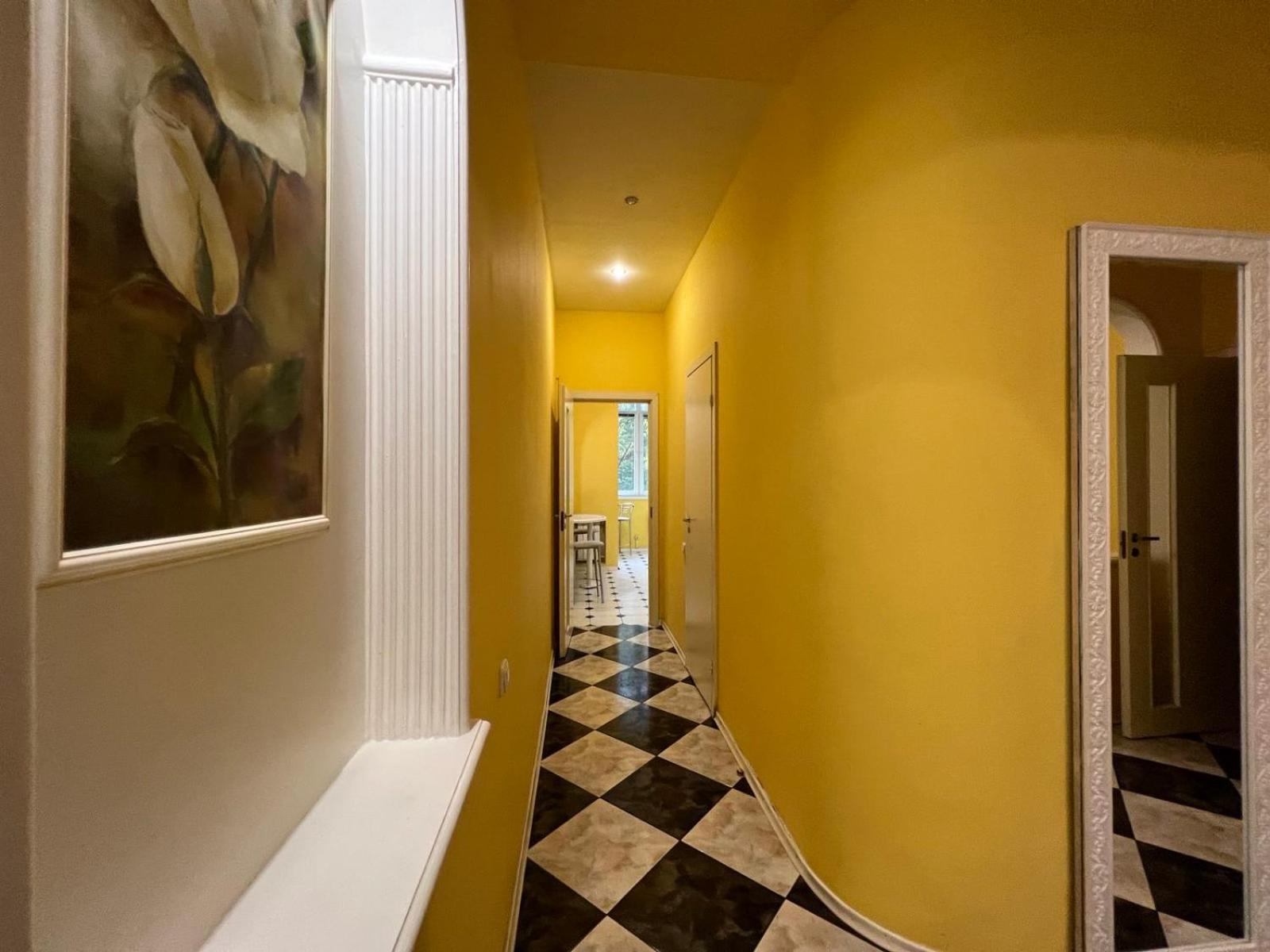 Apartment Near Gulliver Kiev Exterior foto